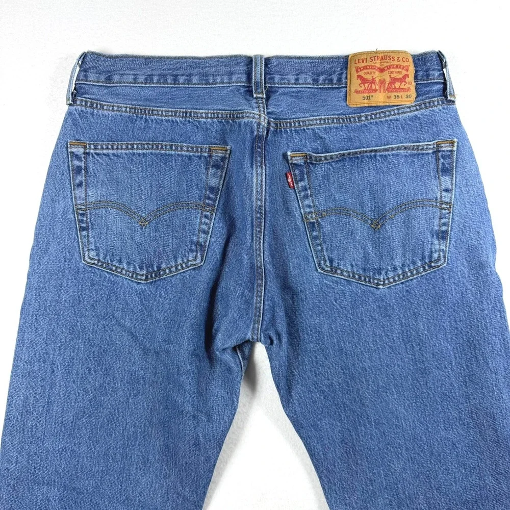 Levis 501 Original Fit Mens Jeans 35x30 Blue Denim Button Fly 00501-0193